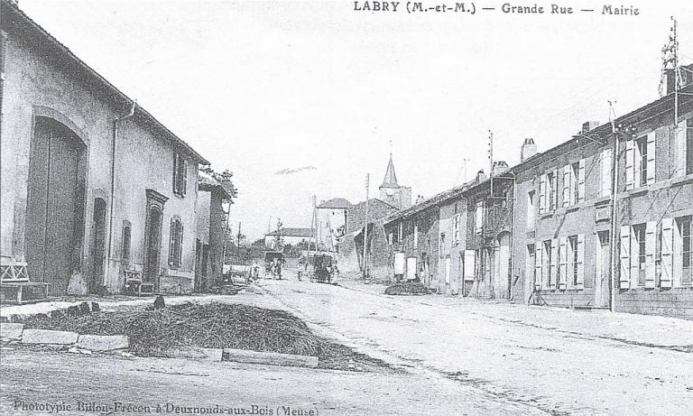 20- Grand Rue et Mairie