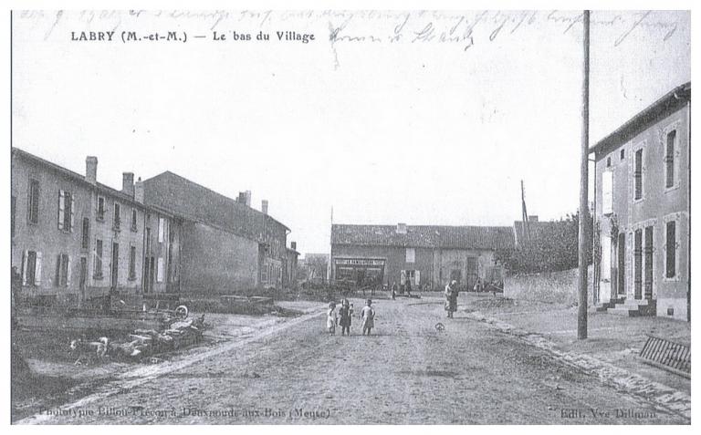 29- Bas du Village, Familistère