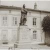 29 Briey - statue du Dr Maillot