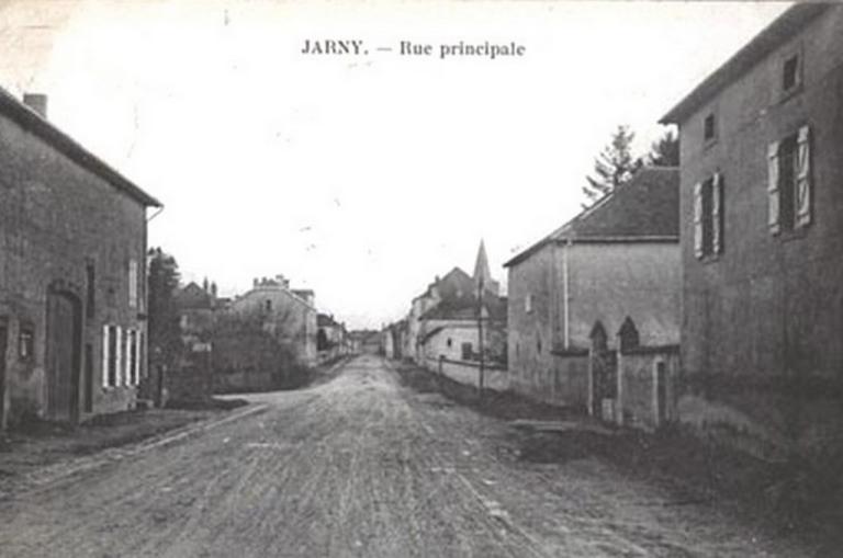 Rue Principale depuis Boulangerie carrefour feux