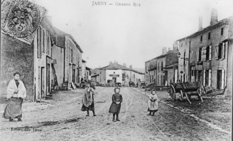 Vue rue Pasteur depuis Carrefour Eglise.jpg (1)